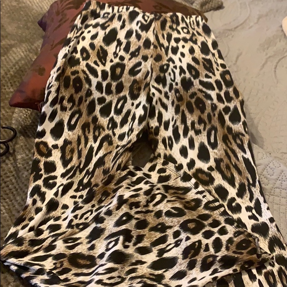 HLSR24 Leopard print stretch bells